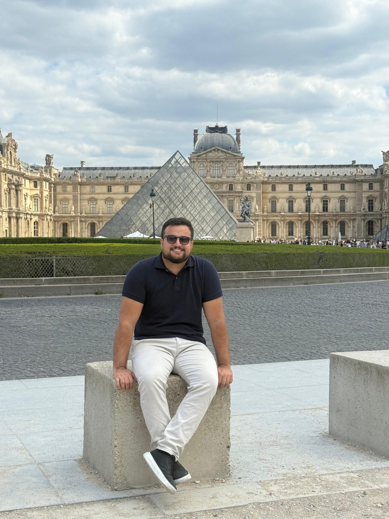 Sandro Menezes no Louvre